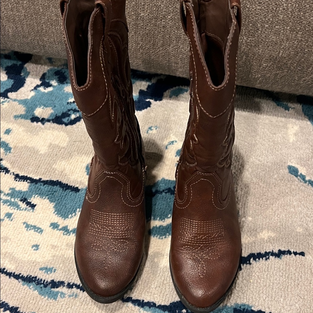 Cat & Jack Brown Kids Boots - Picture 2 of 5
